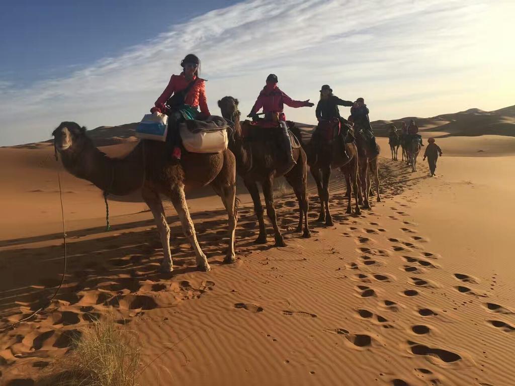 galaxy desert camp Merzouga Bagian luar foto